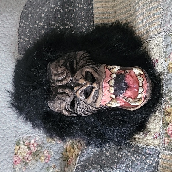 GORILLA KING KONG HALLOWEEN MASK REALISTIC SCAREY COSTUME